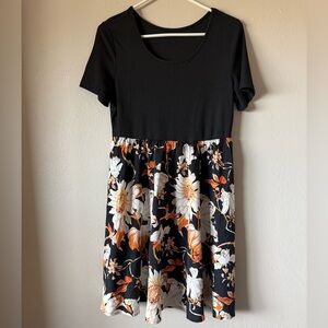 Emery Rose | Black Floral Ribbed Bodice Dress | Large